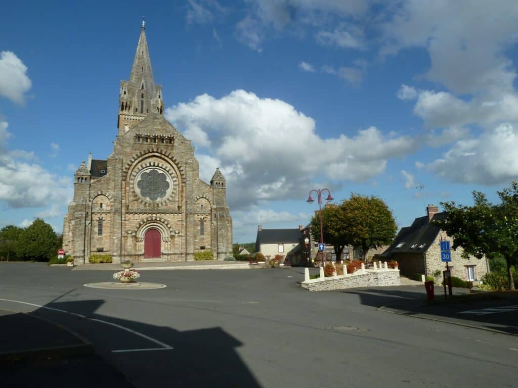 Eglise de Saint Malo de Phily autre vue